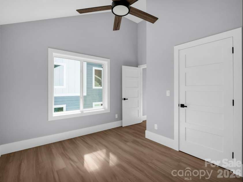 3 Pinnacle View Road, Asheville, NC 28803.  MLS# CAR4303110, YatesRealty ID 3964. 