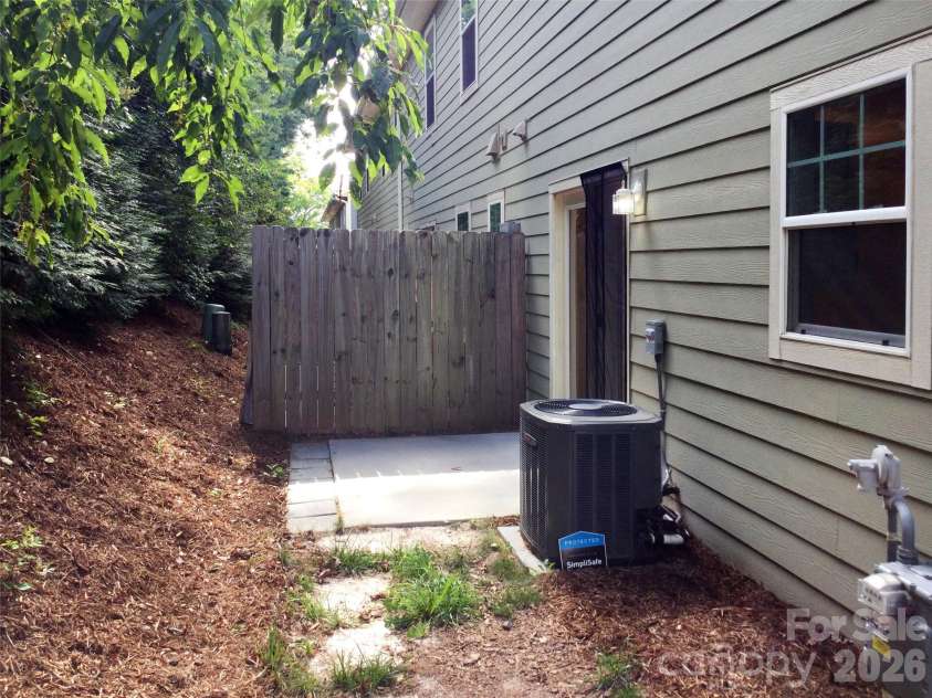 1017 Baldwin Commons Drive, Arden, NC 28704.  MLS# CAR4407131, YatesRealty ID 39643. 