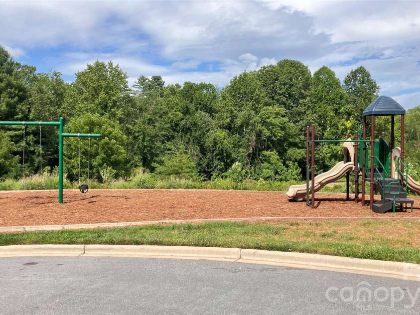1017 Baldwin Commons Drive, Arden, NC 28704.  MLS# CAR4407131, YatesRealty ID 39643. 
