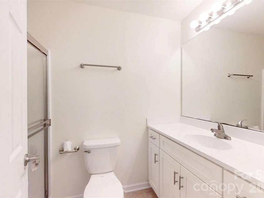1017 Baldwin Commons Drive, Arden, NC 28704.  MLS# CAR4407131, YatesRealty ID 39643. Primary Bath