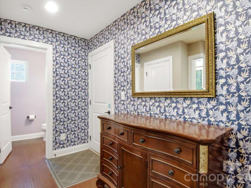 8306 Early Bird Way, Charlotte, NC 28227.  MLS# CAR4405672, YatesRealty ID 39644. Hall/Half Bathroom
