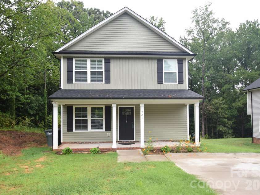 921 Pineridge Street, Concord, NC 28025.  MLS# CAR4407279, YatesRealty ID 39645. 