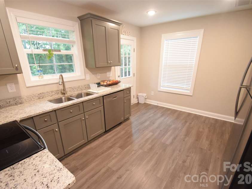 921 Pineridge Street, Concord, NC 28025.  MLS# CAR4407279, YatesRealty ID 39645. 