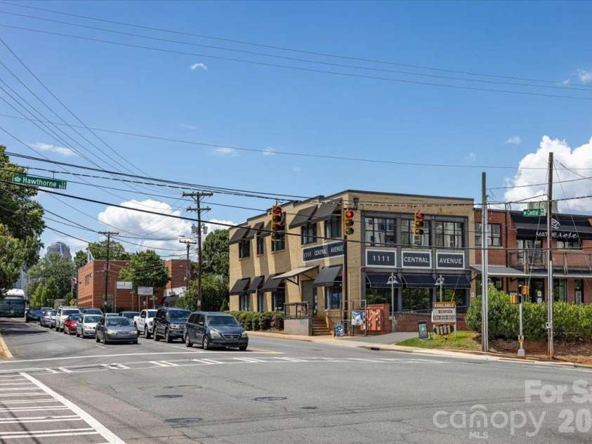 524 Hawthorne Lane, Charlotte, NC 28204.  MLS# CAR4395091, YatesRealty ID 39646. 