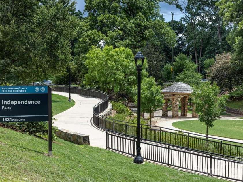 524 Hawthorne Lane, Charlotte, NC 28204.  MLS# CAR4395091, YatesRealty ID 39646. 