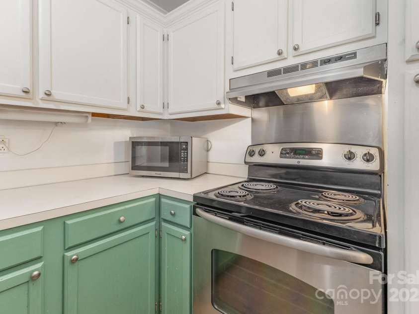 9120 Nolley Court, Charlotte, NC 28270.  MLS# CAR4304282, YatesRealty ID 39648. 