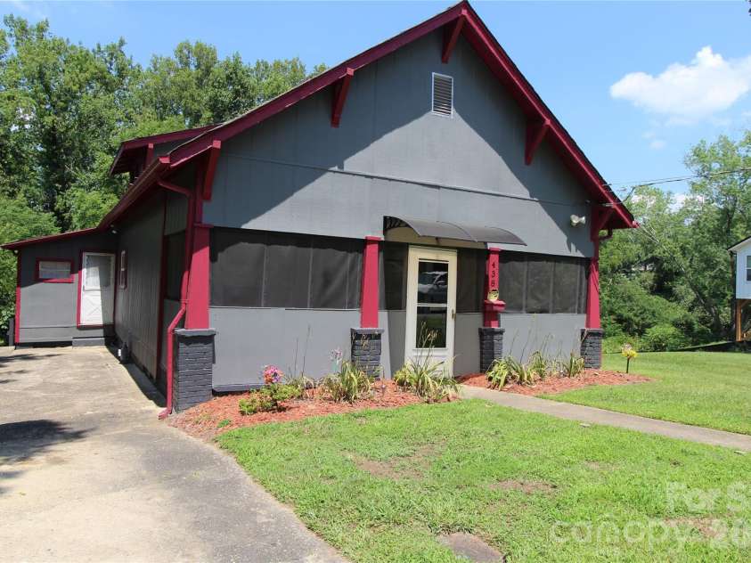 438 Folk Street, Lenoir, NC 28645.  MLS# CAR4405915, YatesRealty ID 39649. 