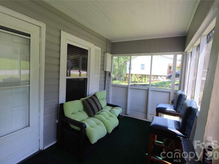 438 Folk Street, Lenoir, NC 28645.  MLS# CAR4405915, YatesRealty ID 39649. 