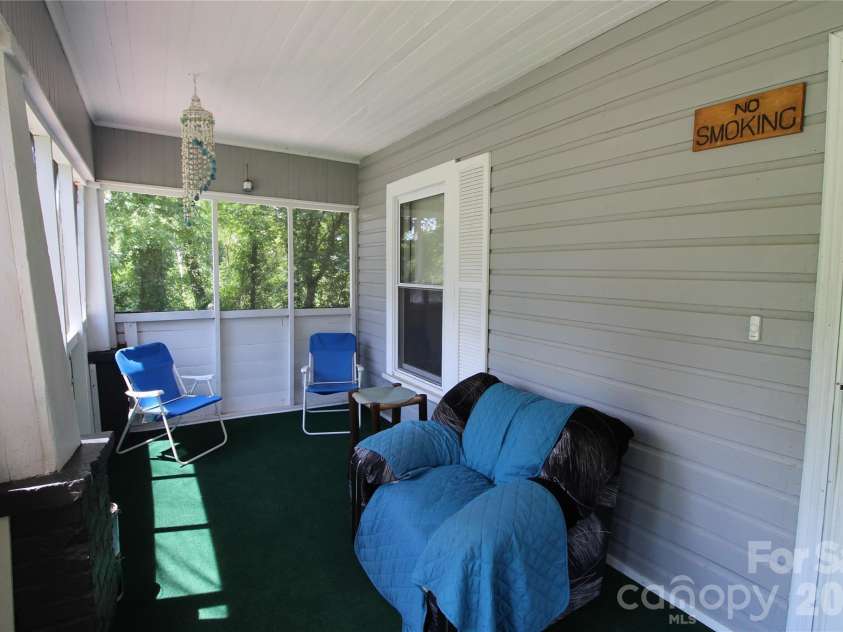 438 Folk Street, Lenoir, NC 28645.  MLS# CAR4405915, YatesRealty ID 39649. 
