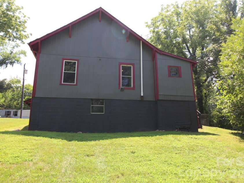 438 Folk Street, Lenoir, NC 28645.  MLS# CAR4405915, YatesRealty ID 39649. 
