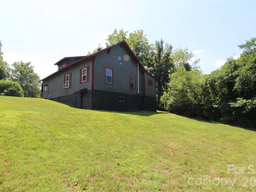 438 Folk Street, Lenoir, NC 28645.  MLS# CAR4405915, YatesRealty ID 39649. 