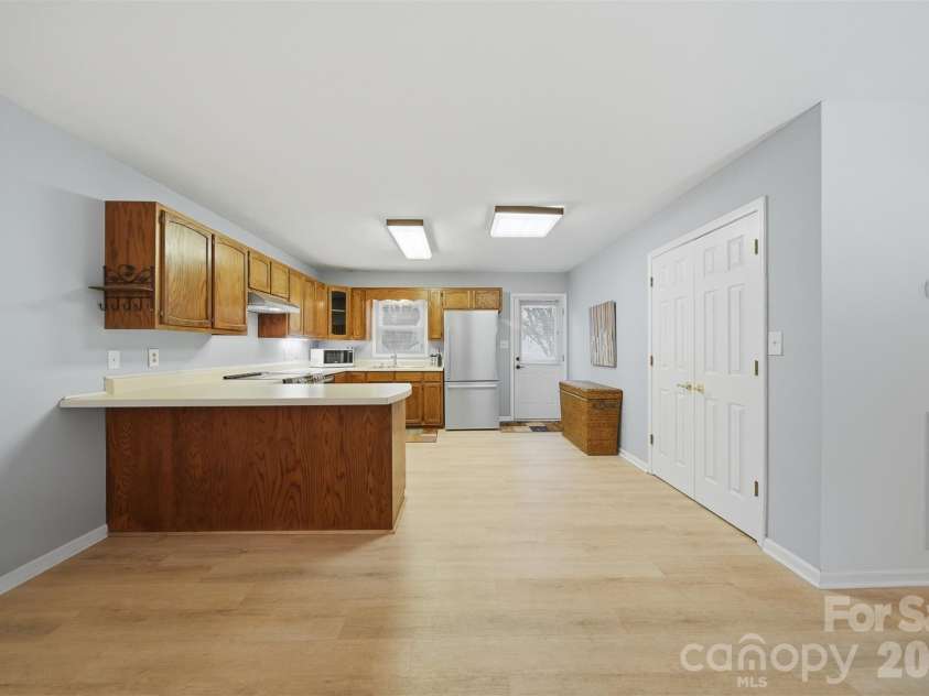 2336 21st Avenue, Hickory, NC 28601.  MLS# CAR4330468, YatesRealty ID 3965. 