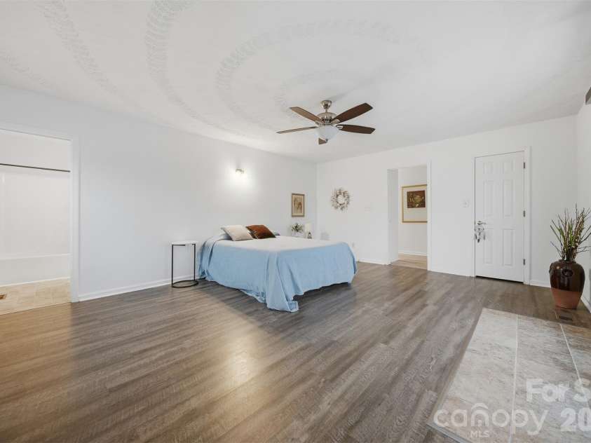 2336 21st Avenue, Hickory, NC 28601.  MLS# CAR4330468, YatesRealty ID 3965. 