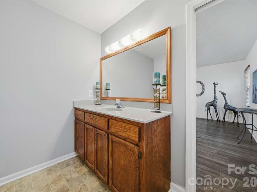 2336 21st Avenue, Hickory, NC 28601.  MLS# CAR4330468, YatesRealty ID 3965. 