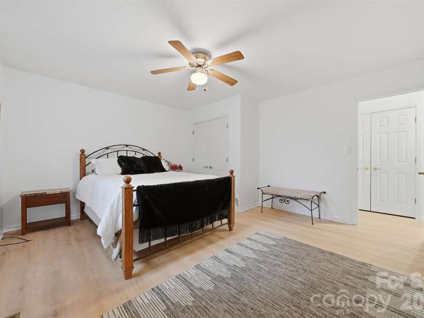 2336 21st Avenue, Hickory, NC 28601.  MLS# CAR4330468, YatesRealty ID 3965. 