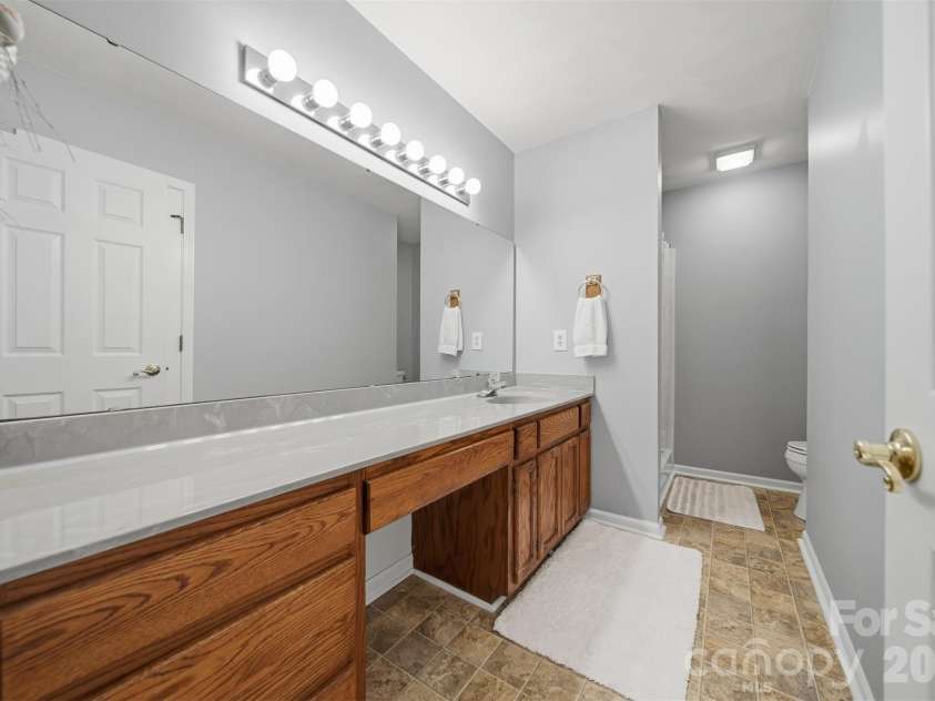 2336 21st Avenue, Hickory, NC 28601.  MLS# CAR4330468, YatesRealty ID 3965. 