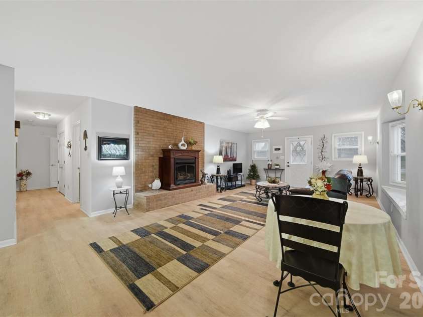 2336 21st Avenue, Hickory, NC 28601.  MLS# CAR4330468, YatesRealty ID 3965. 