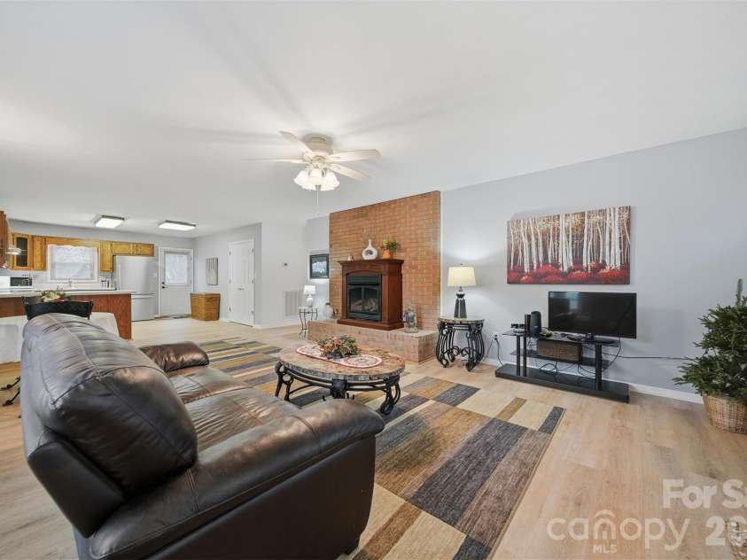 2336 21st Avenue, Hickory, NC 28601.  MLS# CAR4330468, YatesRealty ID 3965. 