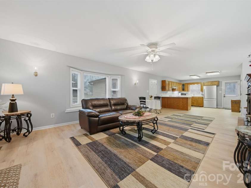 2336 21st Avenue, Hickory, NC 28601.  MLS# CAR4330468, YatesRealty ID 3965. 