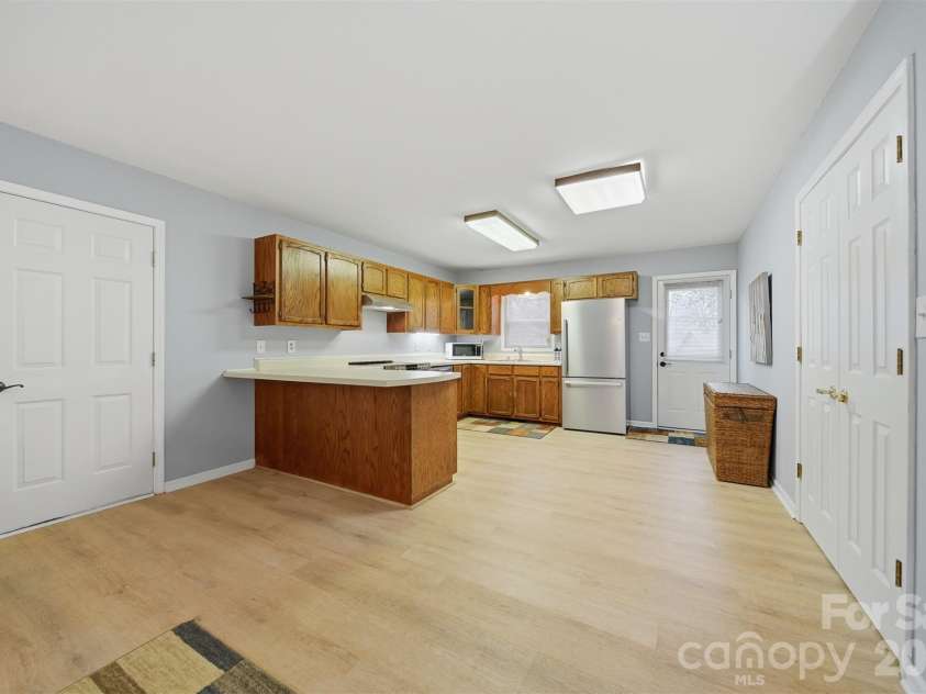 2336 21st Avenue, Hickory, NC 28601.  MLS# CAR4330468, YatesRealty ID 3965. 