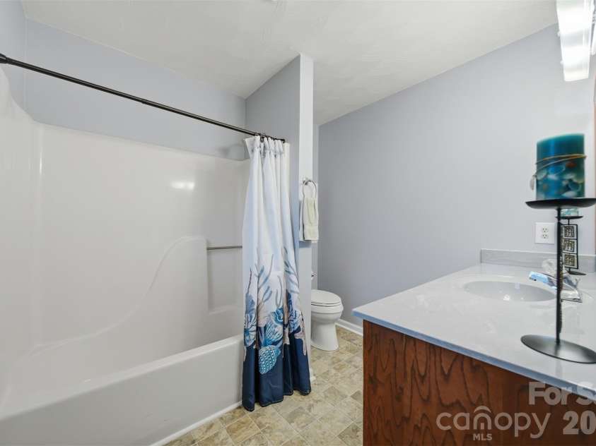 2336 21st Avenue, Hickory, NC 28601.  MLS# CAR4330468, YatesRealty ID 3965. 