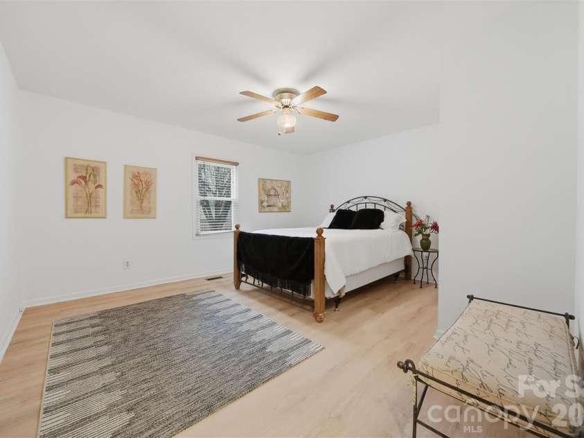 2336 21st Avenue, Hickory, NC 28601.  MLS# CAR4330468, YatesRealty ID 3965. 