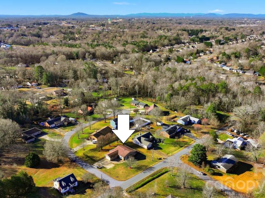 2336 21st Avenue, Hickory, NC 28601.  MLS# CAR4330468, YatesRealty ID 3965. 