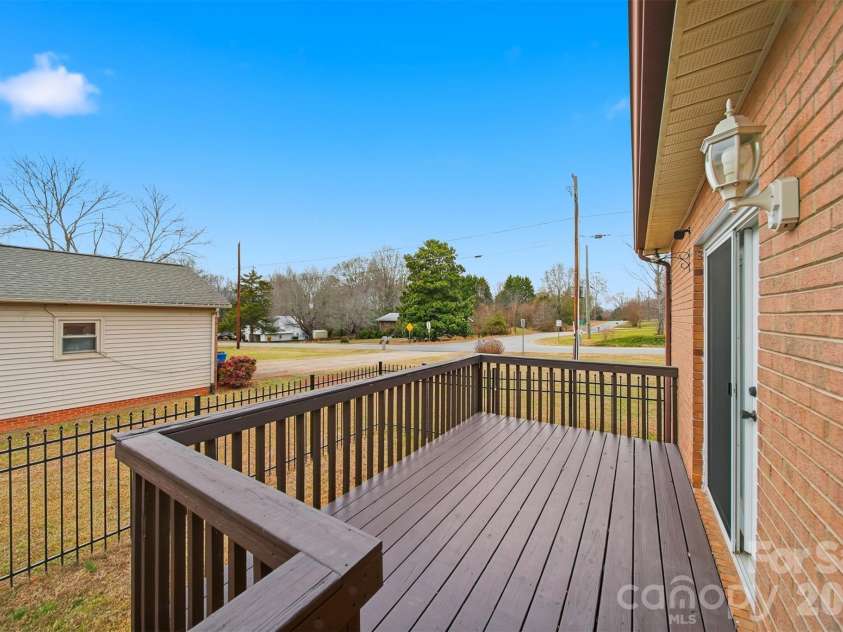 2336 21st Avenue, Hickory, NC 28601.  MLS# CAR4330468, YatesRealty ID 3965. 