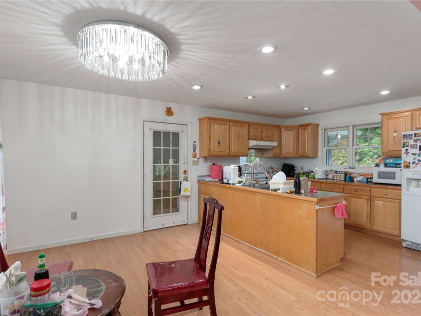 98 Choga Ridge, Whittier, NC 28789.  MLS# CAR4270600, YatesRealty ID 3965. 