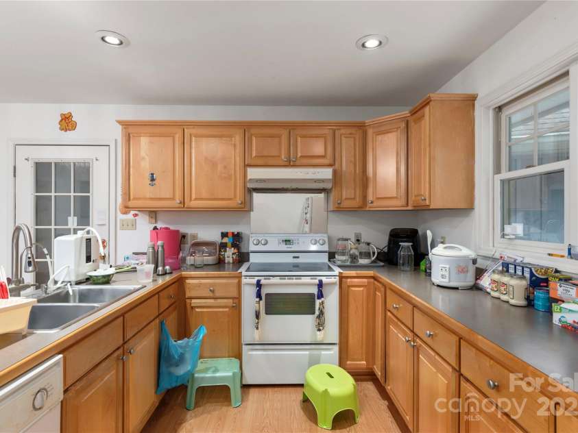 98 Choga Ridge, Whittier, NC 28789.  MLS# CAR4270600, YatesRealty ID 3965. 