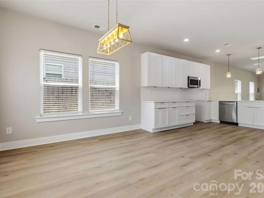709 Pennsylvania Avenue, Charlotte, NC 28216.  MLS# CAR4406385, YatesRealty ID 39650. 