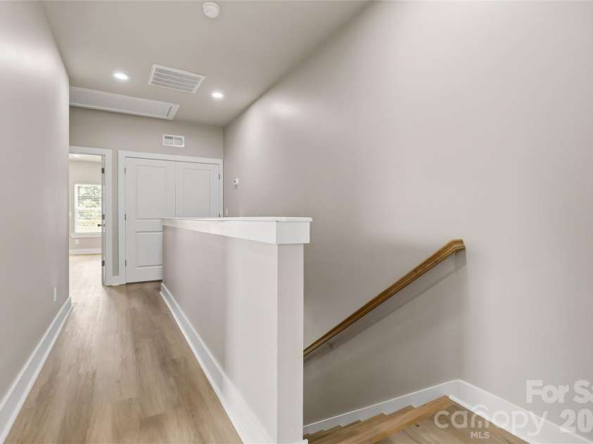 709 Pennsylvania Avenue, Charlotte, NC 28216.  MLS# CAR4406385, YatesRealty ID 39650. 