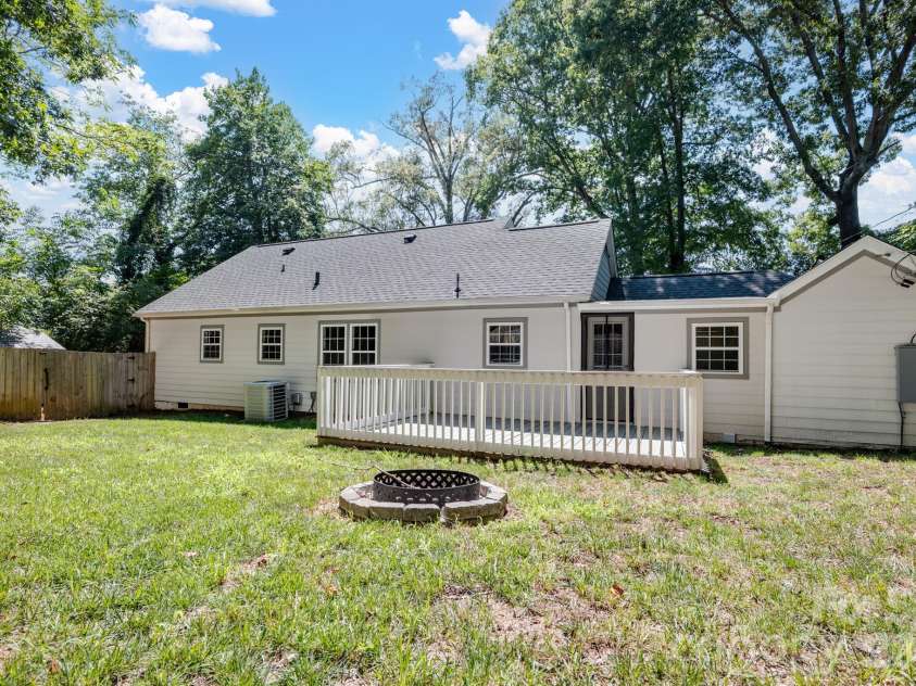 410 Cannon Boulevard, Kannapolis, NC 28083.  MLS# CAR4389804, YatesRealty ID 39651. 
