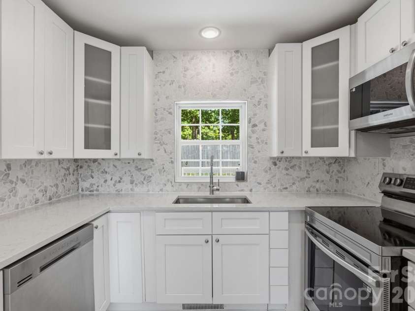 410 Cannon Boulevard, Kannapolis, NC 28083.  MLS# CAR4389804, YatesRealty ID 39651. 