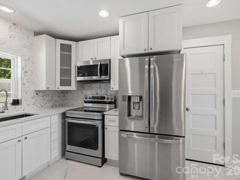 410 Cannon Boulevard, Kannapolis, NC 28083.  MLS# CAR4389804, YatesRealty ID 39651. 
