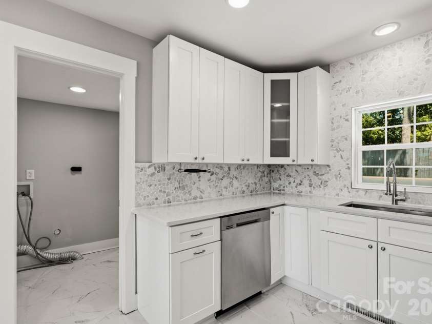 410 Cannon Boulevard, Kannapolis, NC 28083.  MLS# CAR4389804, YatesRealty ID 39651. 