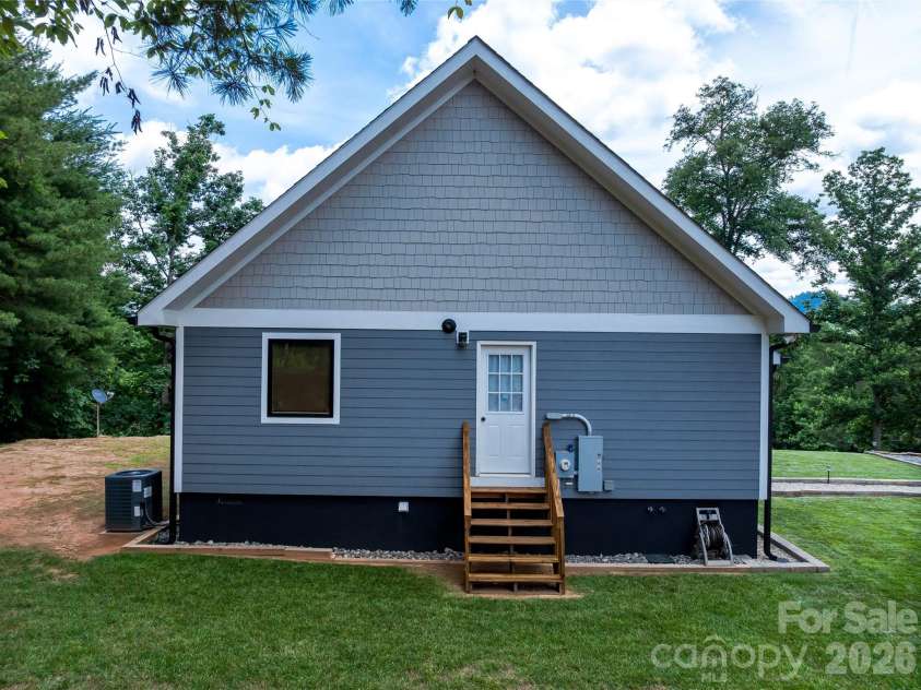 143 Fox Grape Hollow Road, Mars Hill, NC 28754.  MLS# CAR4397871, YatesRealty ID 39652. 