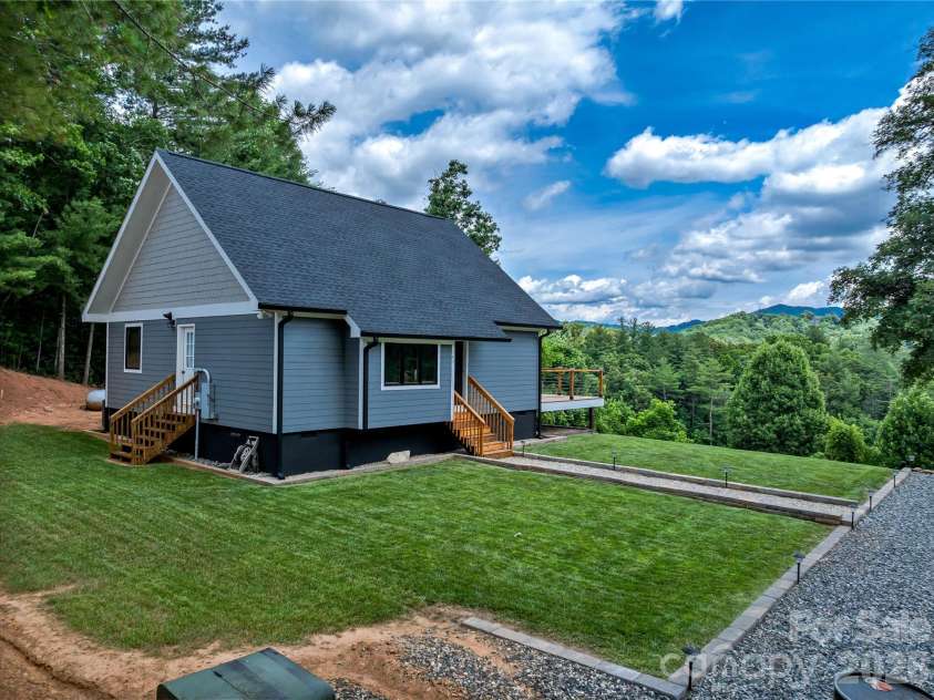 143 Fox Grape Hollow Road, Mars Hill, NC 28754.  MLS# CAR4397871, YatesRealty ID 39652. 