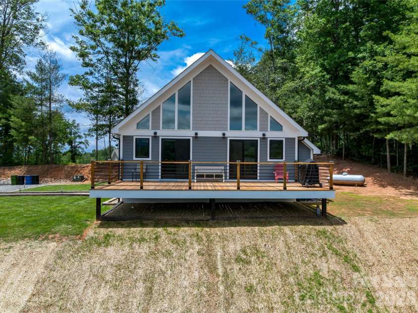 143 Fox Grape Hollow Road, Mars Hill, NC 28754.  MLS# CAR4397871, YatesRealty ID 39652. 