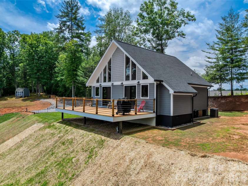 143 Fox Grape Hollow Road, Mars Hill, NC 28754.  MLS# CAR4397871, YatesRealty ID 39652. 