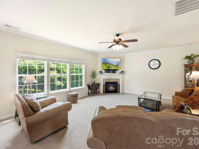 1086 Arrowhead Drive, Concord, NC 28025.  MLS# CAR4397947, YatesRealty ID 39653. 