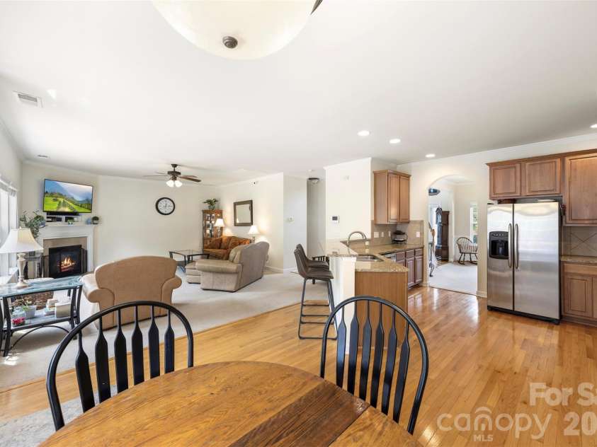 1086 Arrowhead Drive, Concord, NC 28025.  MLS# CAR4397947, YatesRealty ID 39653. 