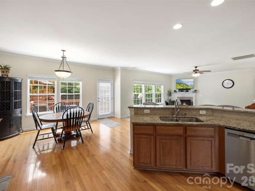 1086 Arrowhead Drive, Concord, NC 28025.  MLS# CAR4397947, YatesRealty ID 39653. 
