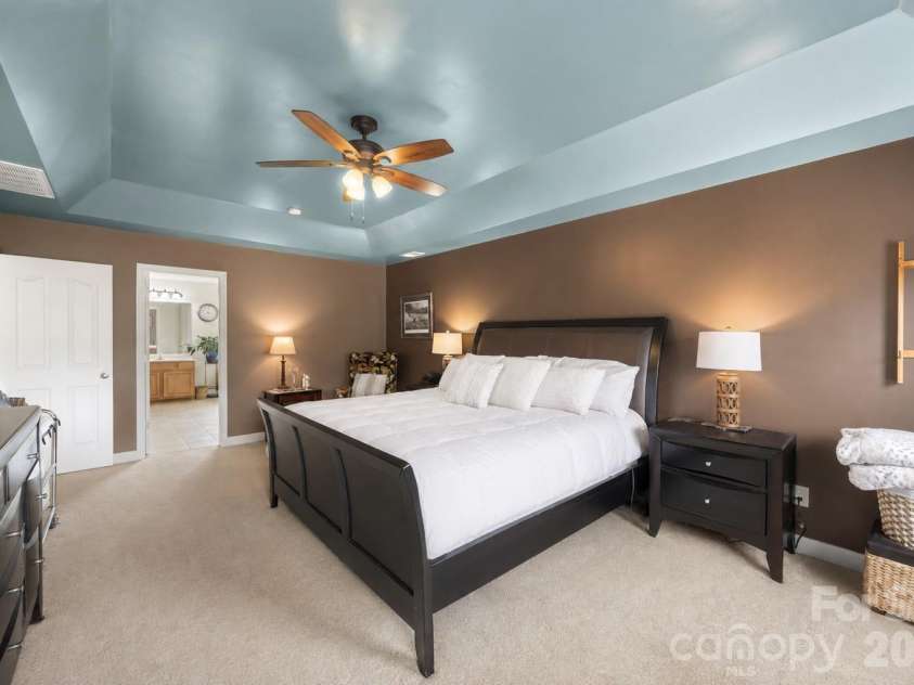 1086 Arrowhead Drive, Concord, NC 28025.  MLS# CAR4397947, YatesRealty ID 39653. 