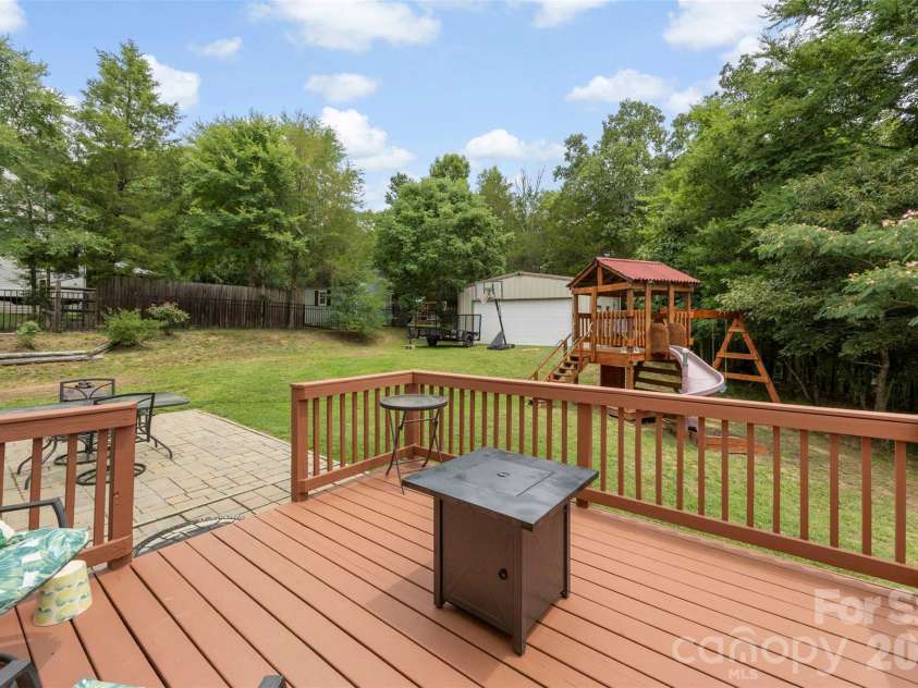 1086 Arrowhead Drive, Concord, NC 28025.  MLS# CAR4397947, YatesRealty ID 39653. 