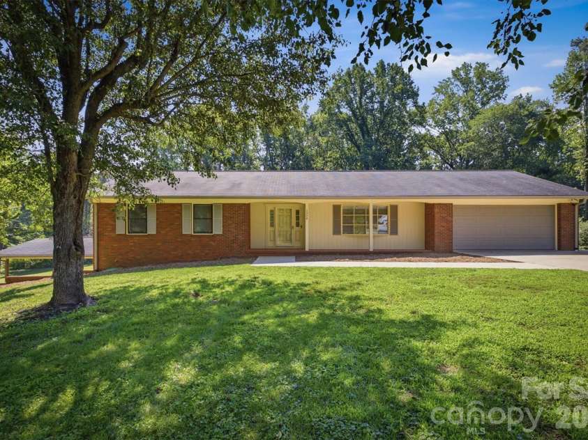 1208 35th Street Place, Conover, NC 28613.  MLS# CAR4405969, YatesRealty ID 39654. 