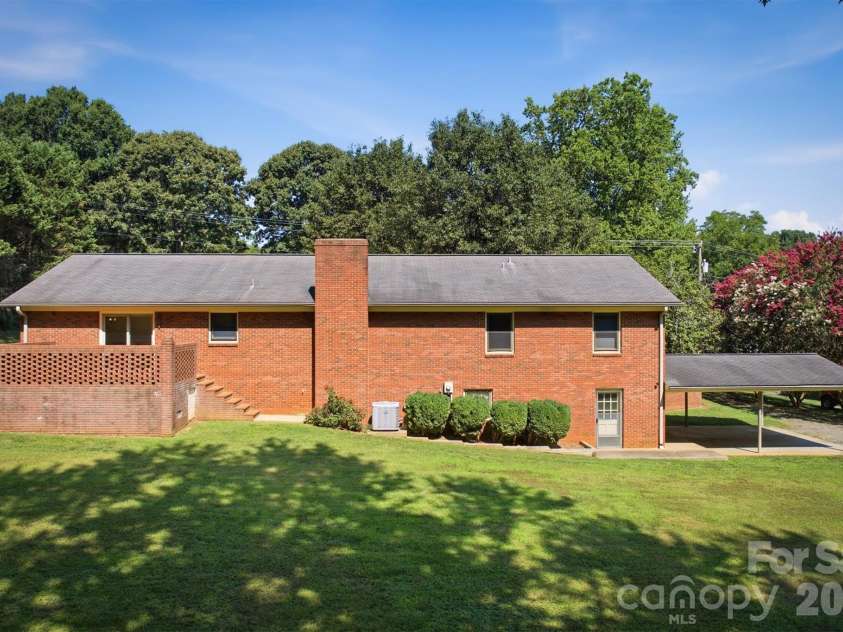1208 35th Street Place, Conover, NC 28613.  MLS# CAR4405969, YatesRealty ID 39654. 