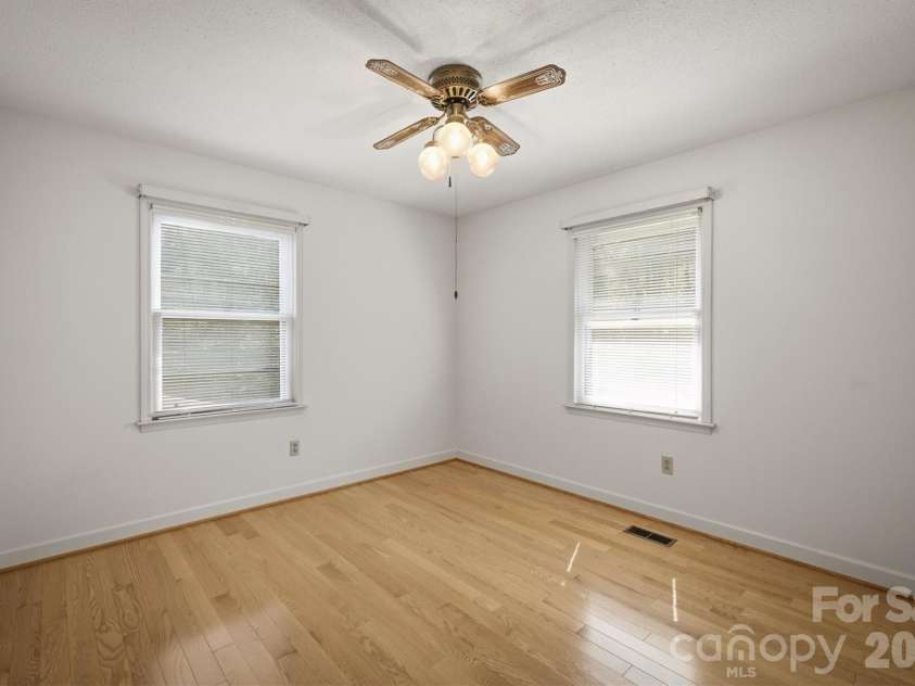 1208 35th Street Place, Conover, NC 28613.  MLS# CAR4405969, YatesRealty ID 39654. 