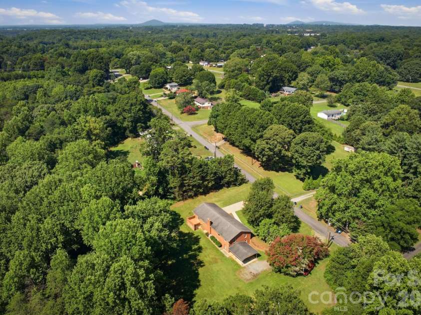 1208 35th Street Place, Conover, NC 28613.  MLS# CAR4405969, YatesRealty ID 39654. 