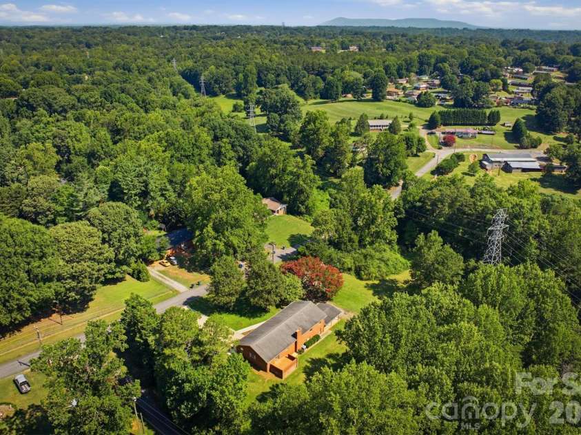 1208 35th Street Place, Conover, NC 28613.  MLS# CAR4405969, YatesRealty ID 39654. 